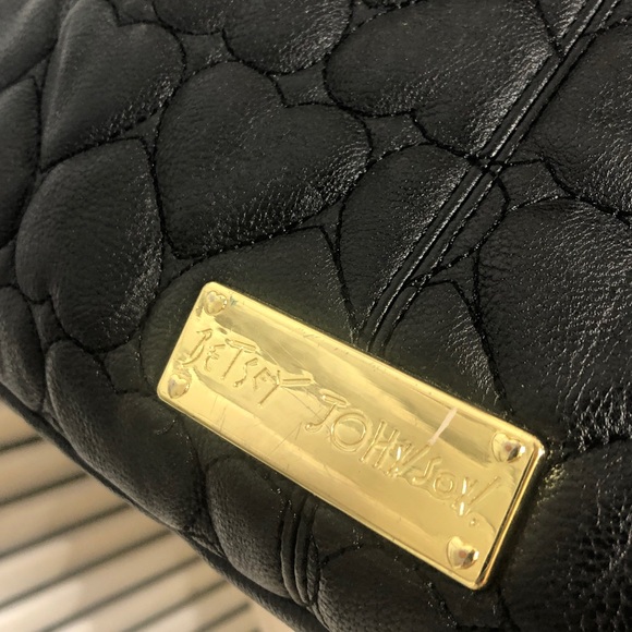 Betsy Johnson Oversized Roomy Quilted Heart Handbag Purse Crossbody Black Cream - Picture 11 of 15